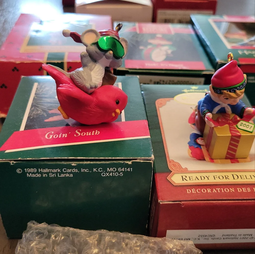 Lot Of 10 Assorted Christmas Ornaments